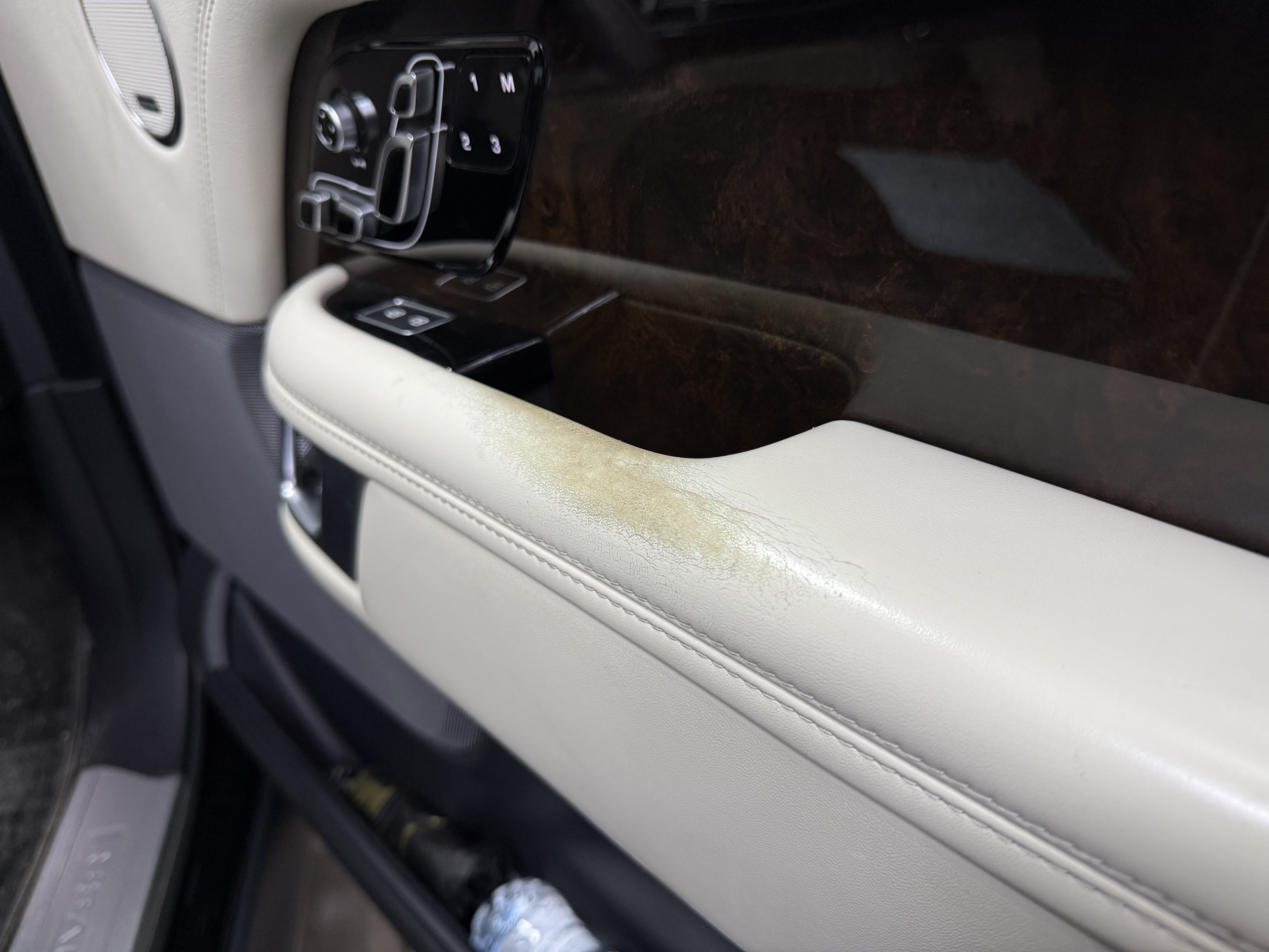 Реставрация кожи Range Rover 1