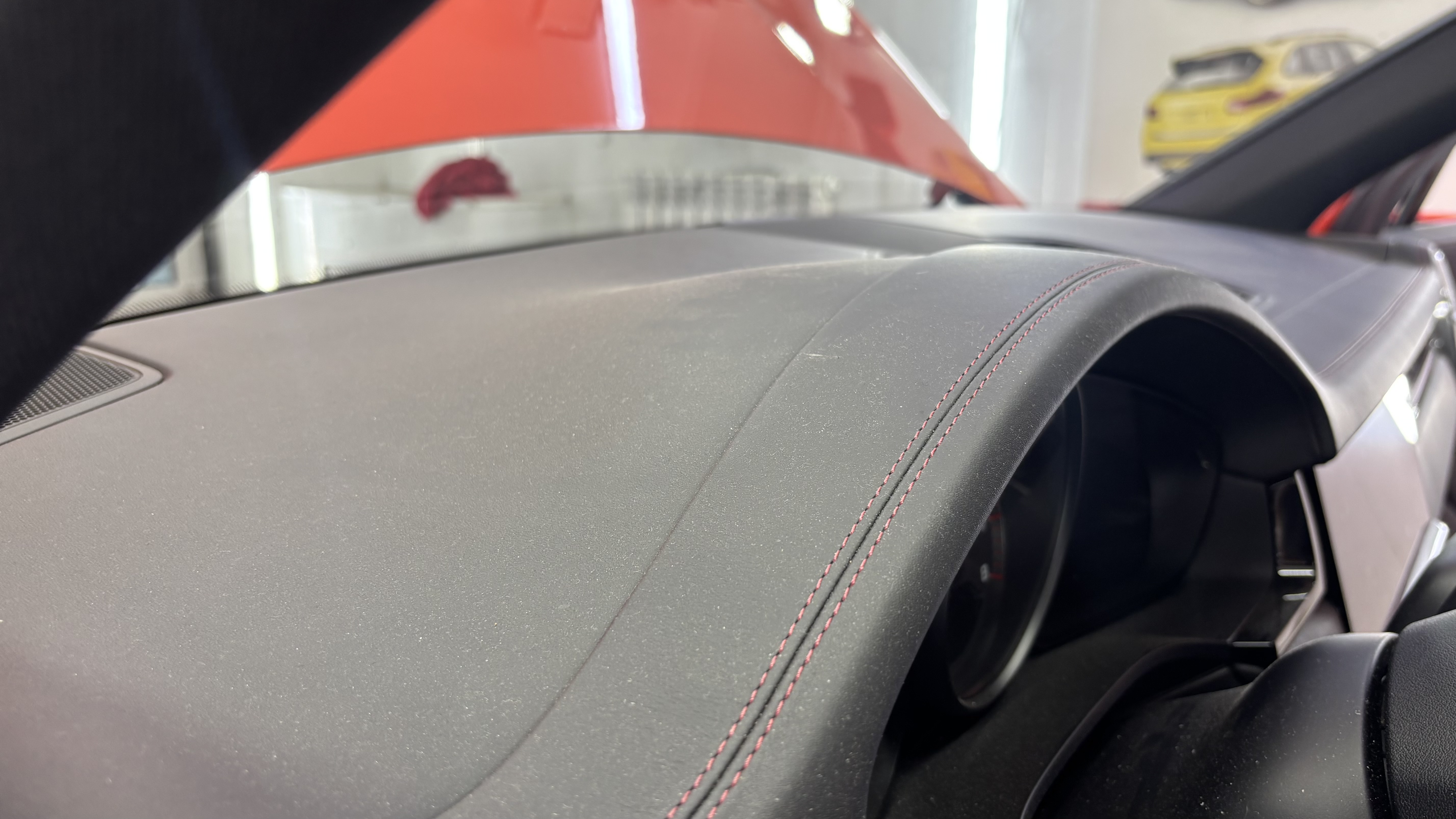 Передняя панель Porsche до глубокой очистки