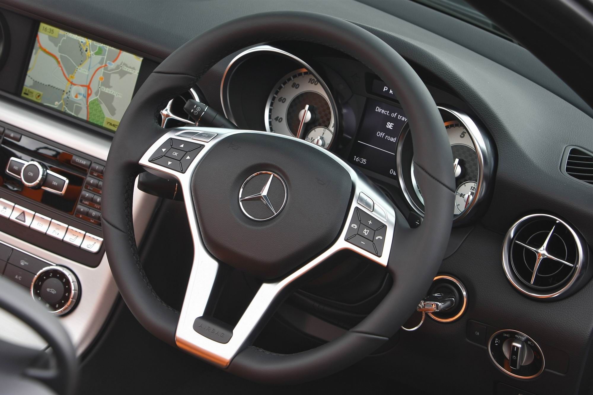 Carlsson-SLK-R172-interior-c-Carlsson.jpg