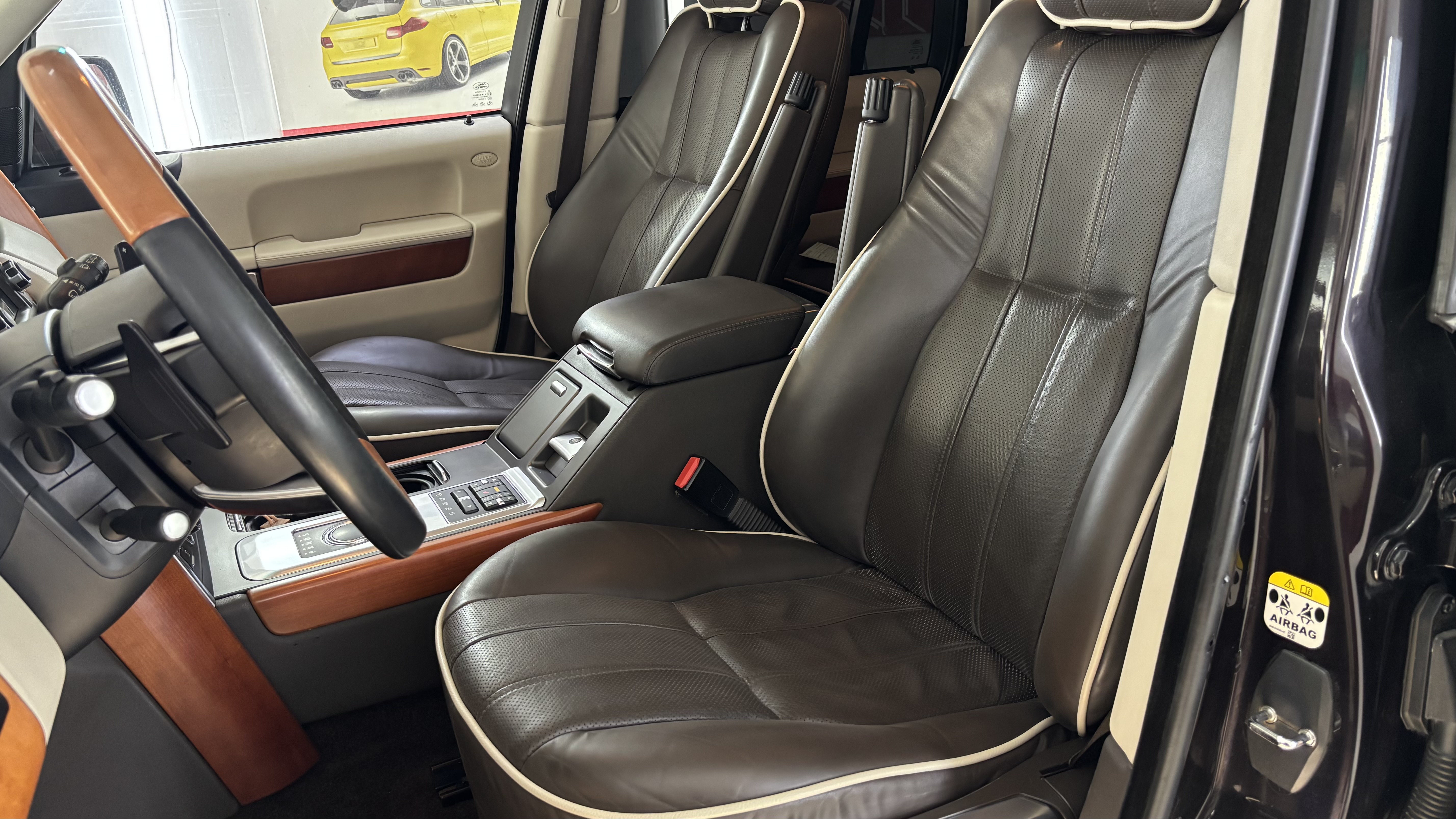 Сиденье Range Rover после локальной реставрации