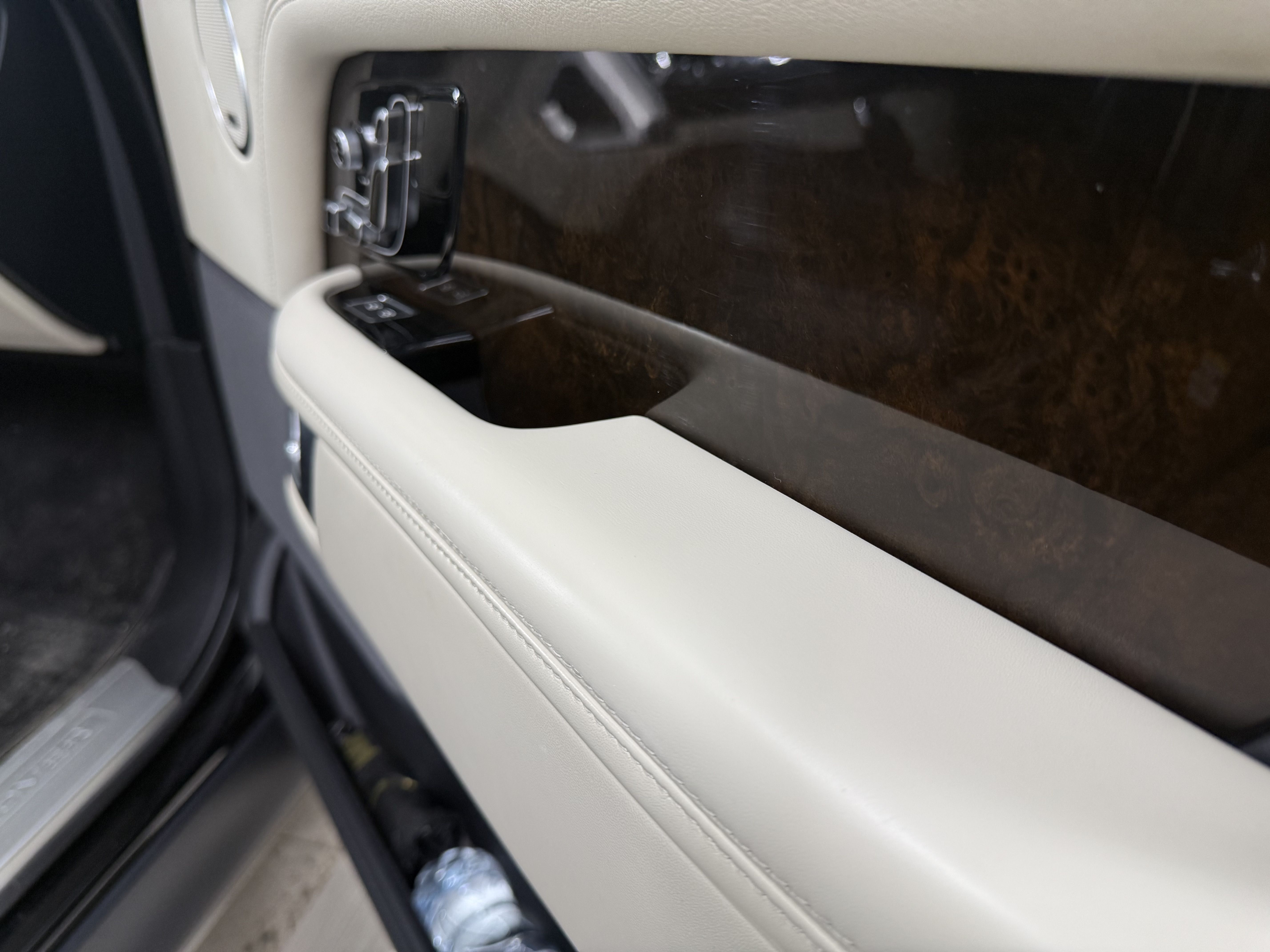 Реставрация кожи Range Rover 6