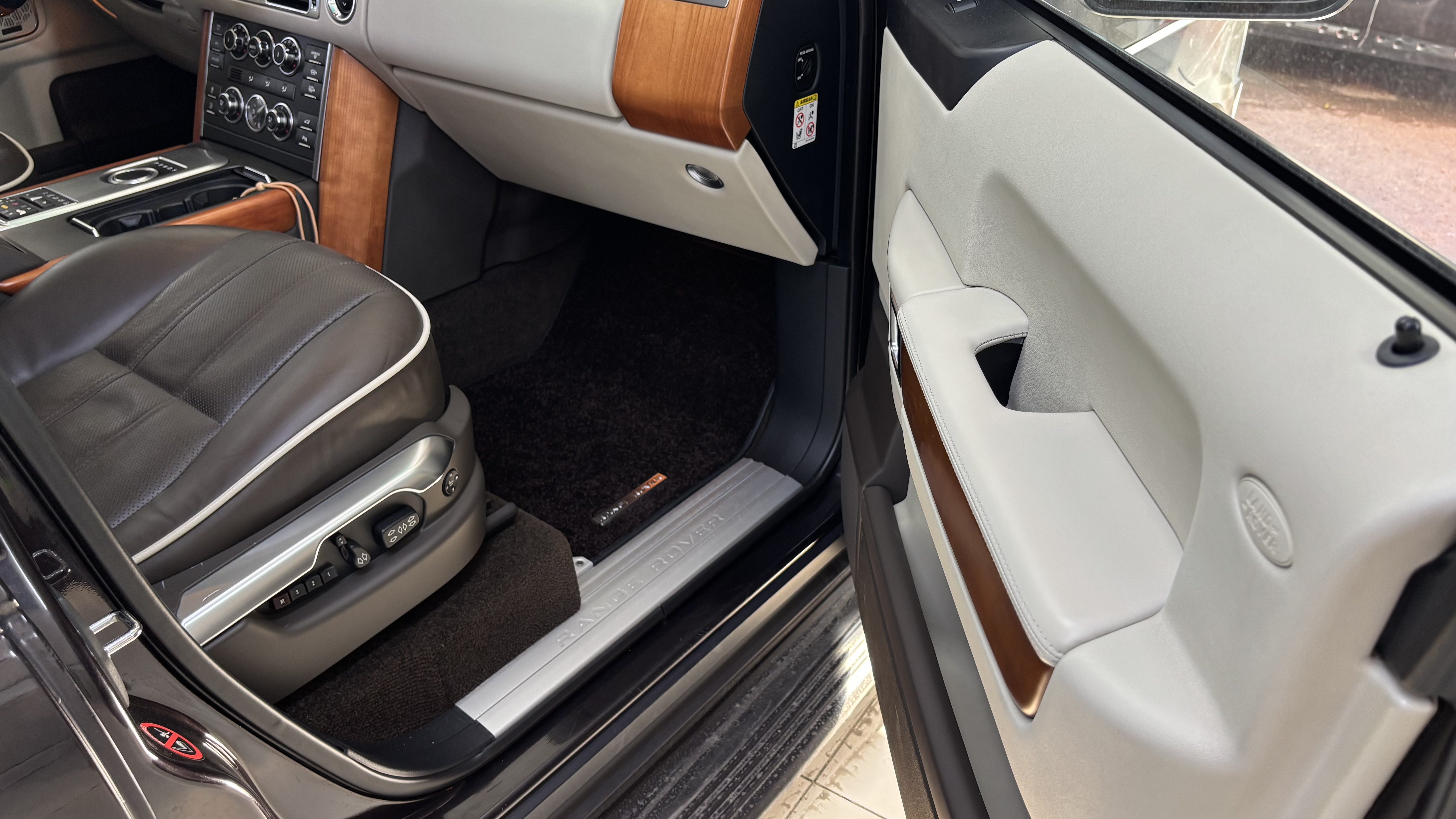 Интерьер Range Rover после восстановления