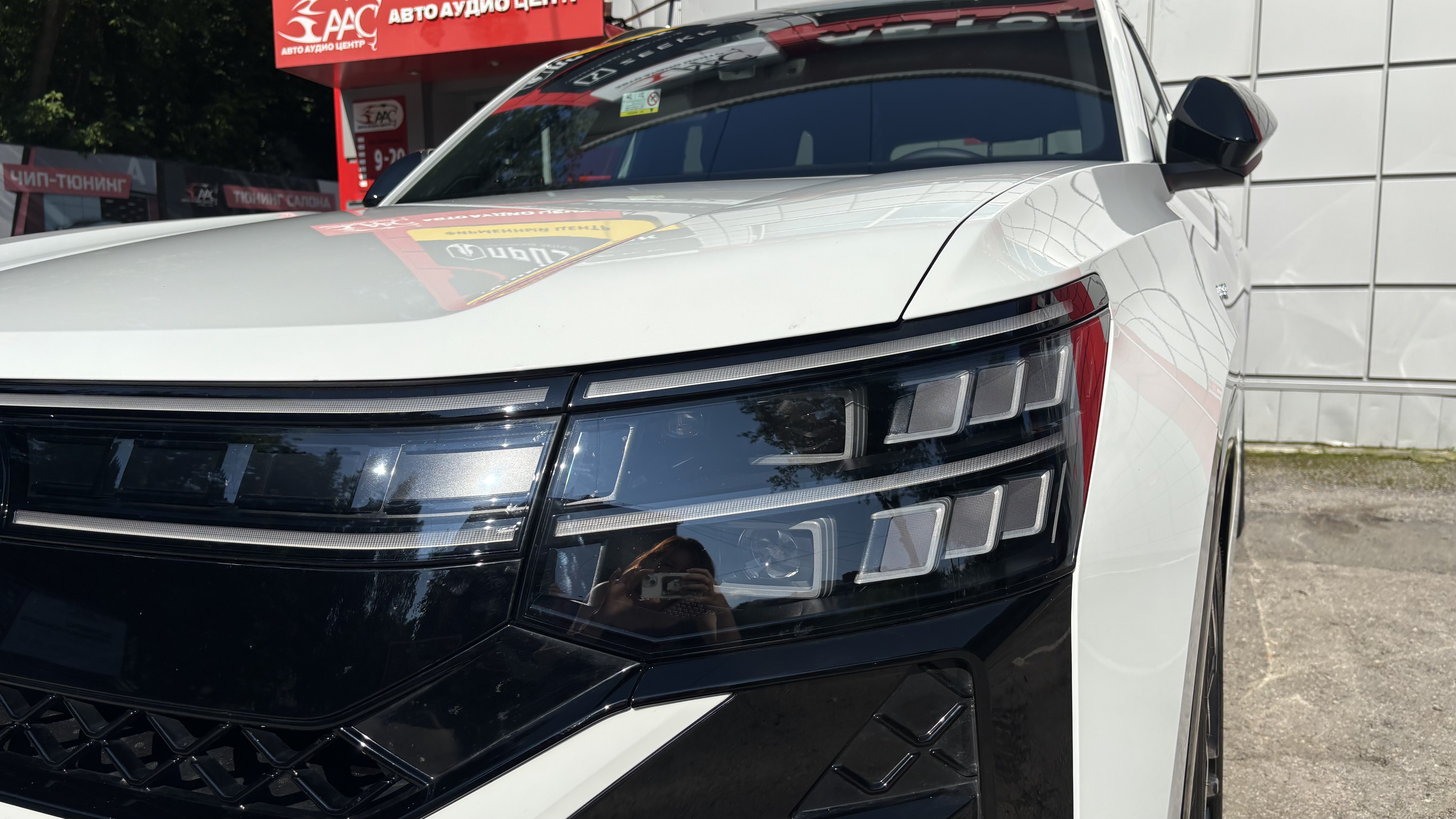 Передняя часть Volkswagen Teramont после оклейки пленкой