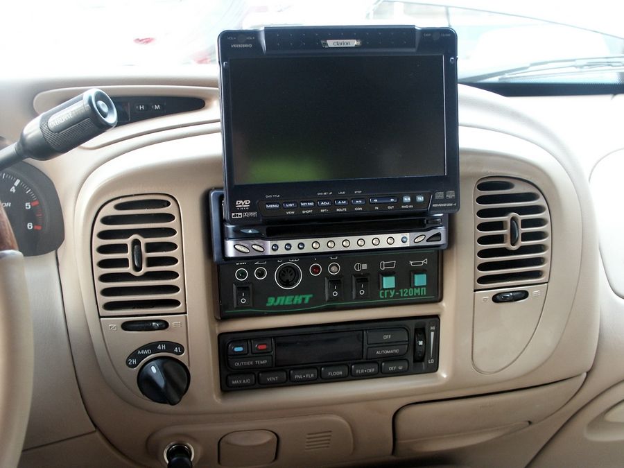 Установка аудио и видео системы на Lincoln Navigator