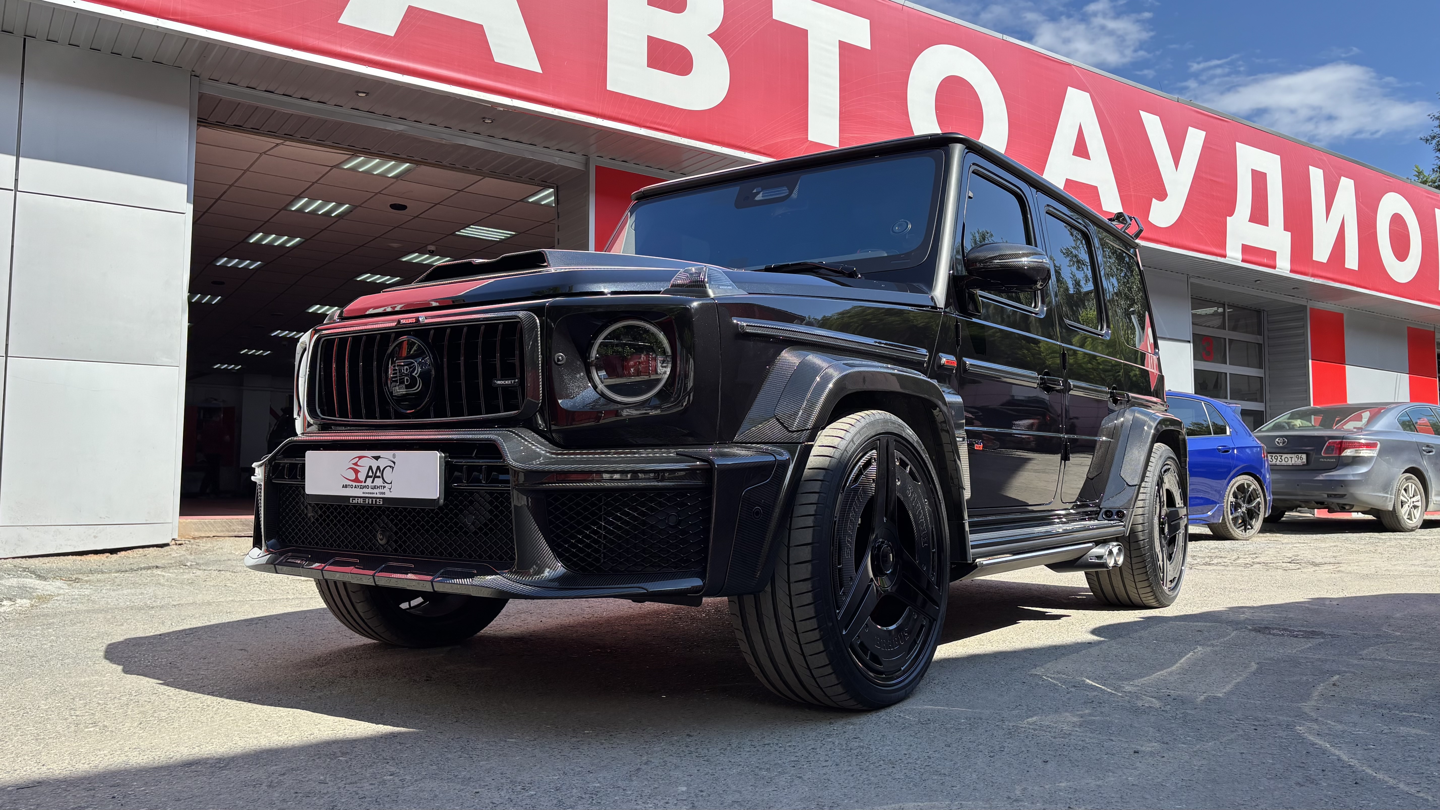 BRABUS 900 Rocket Edition 12