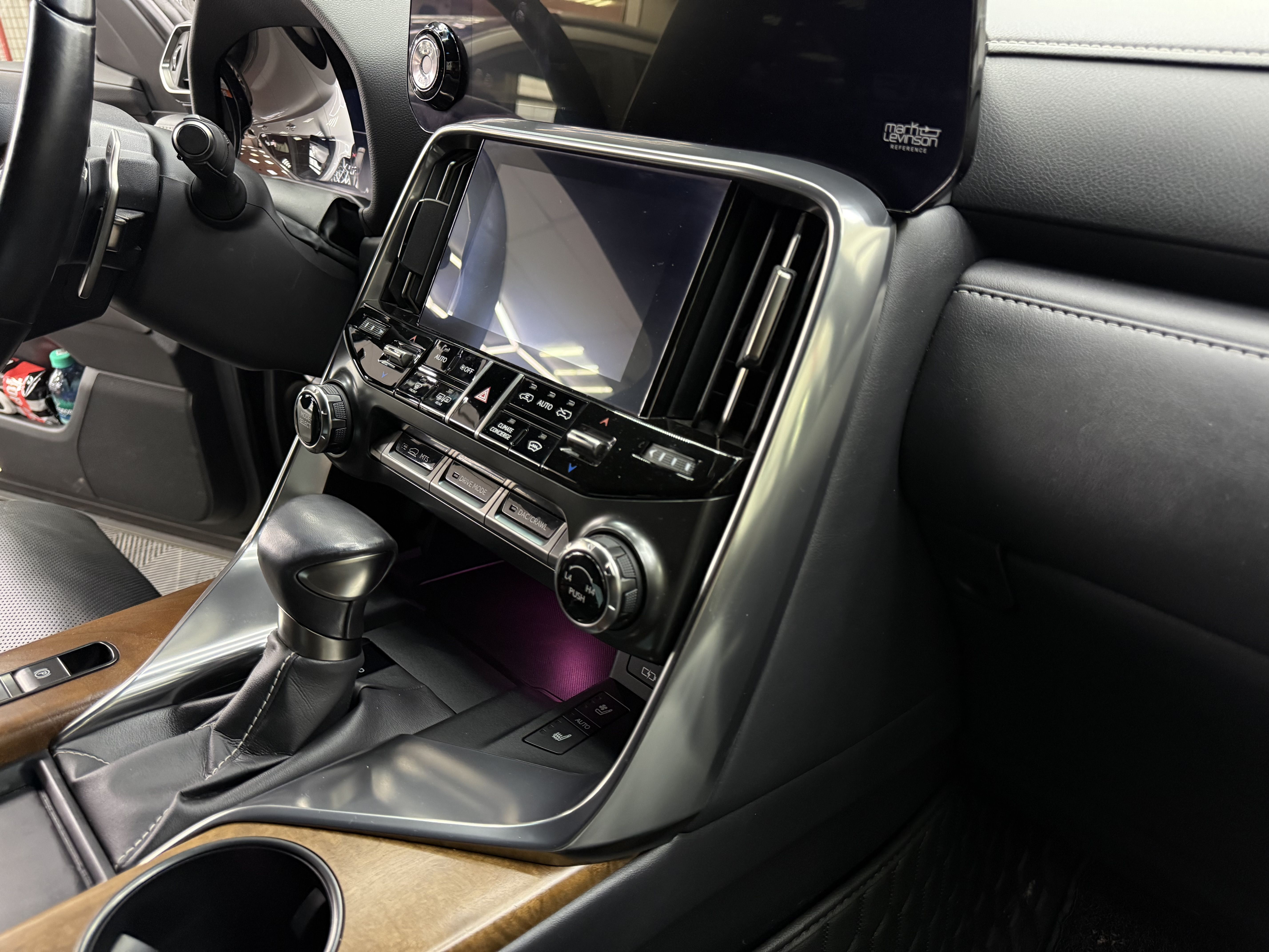 Антихром Lexus LX500 3