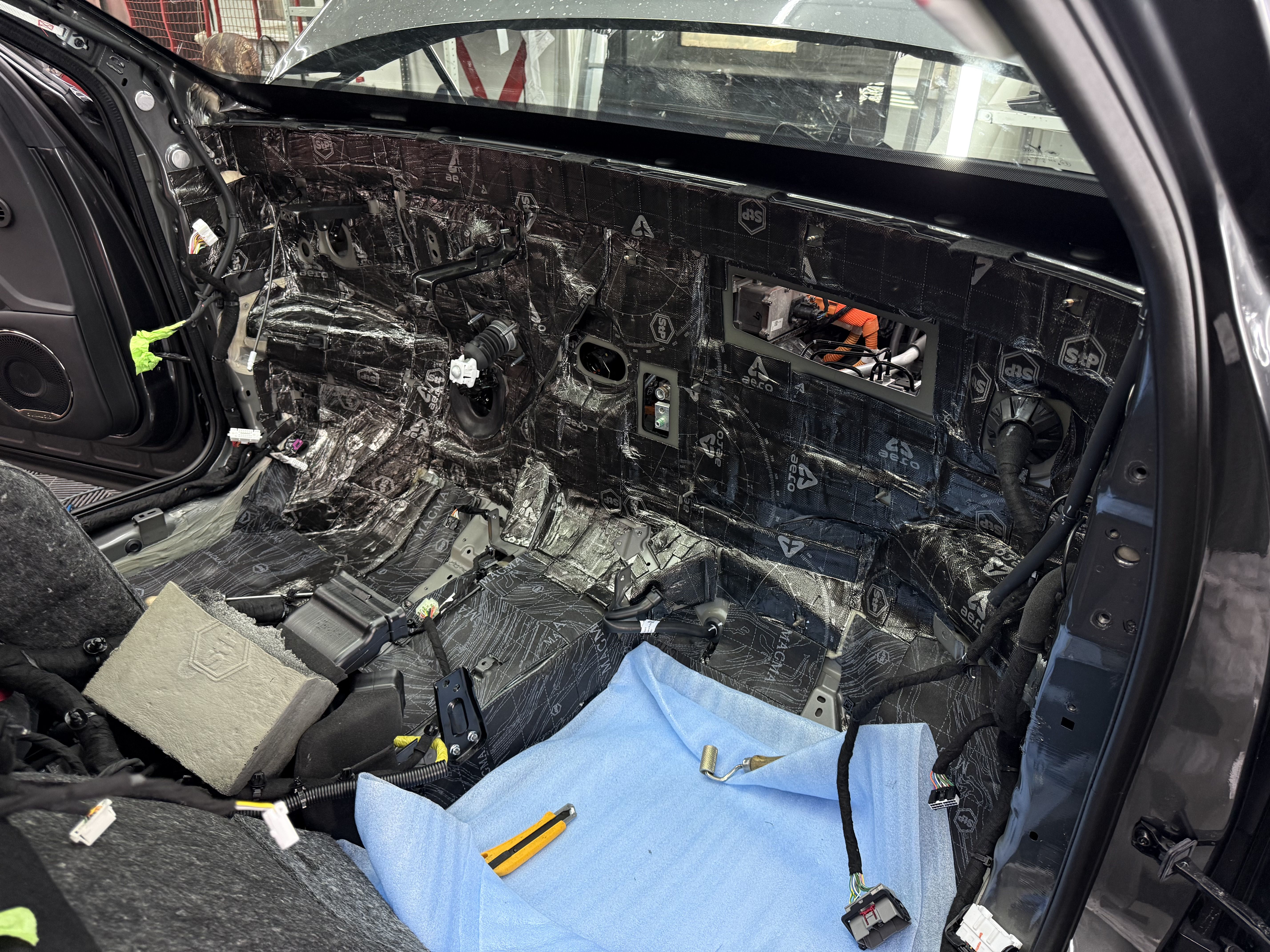 Шумоизоляция Voyah Free 4