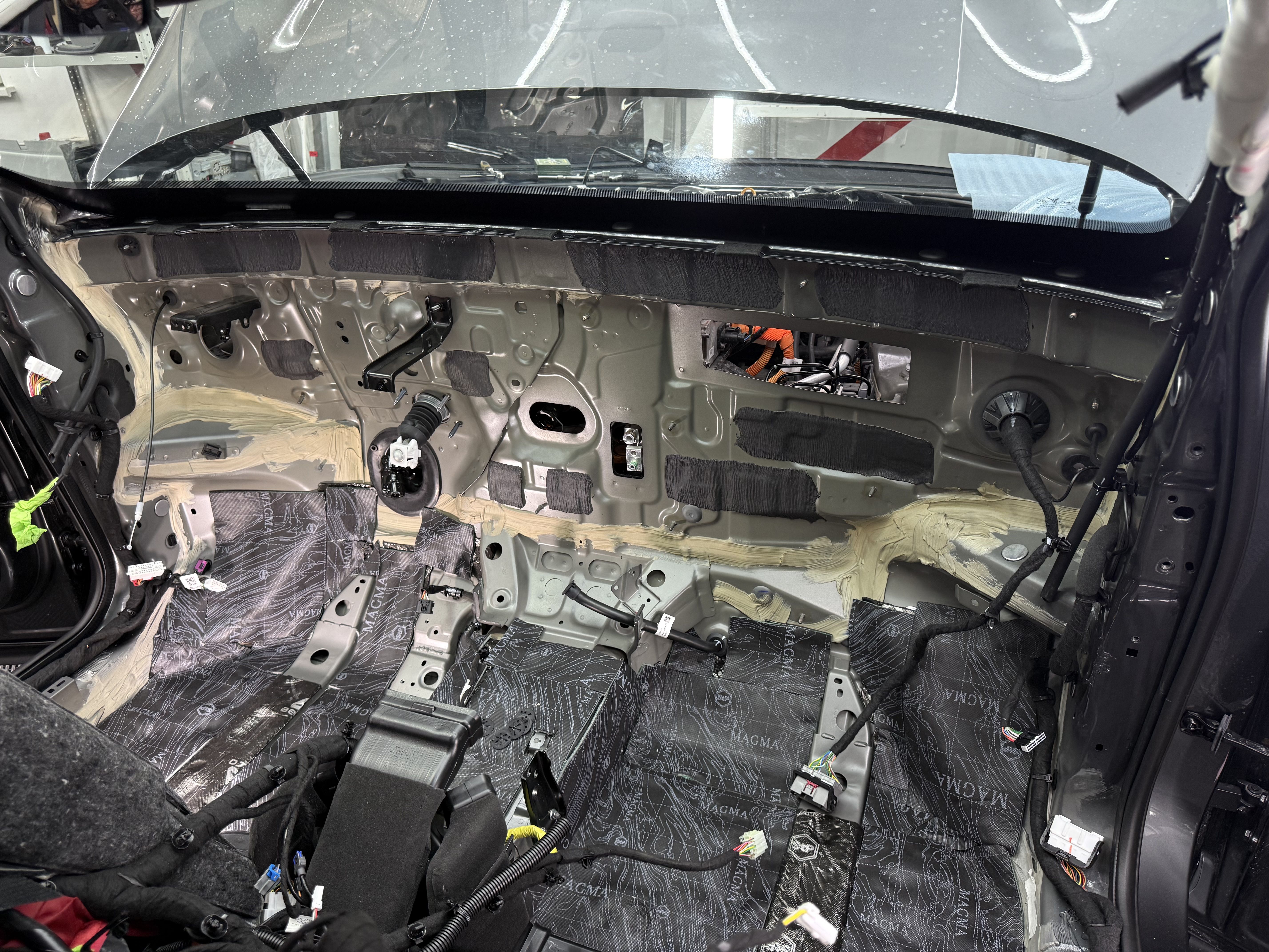 Шумоизоляция Voyah Free 1