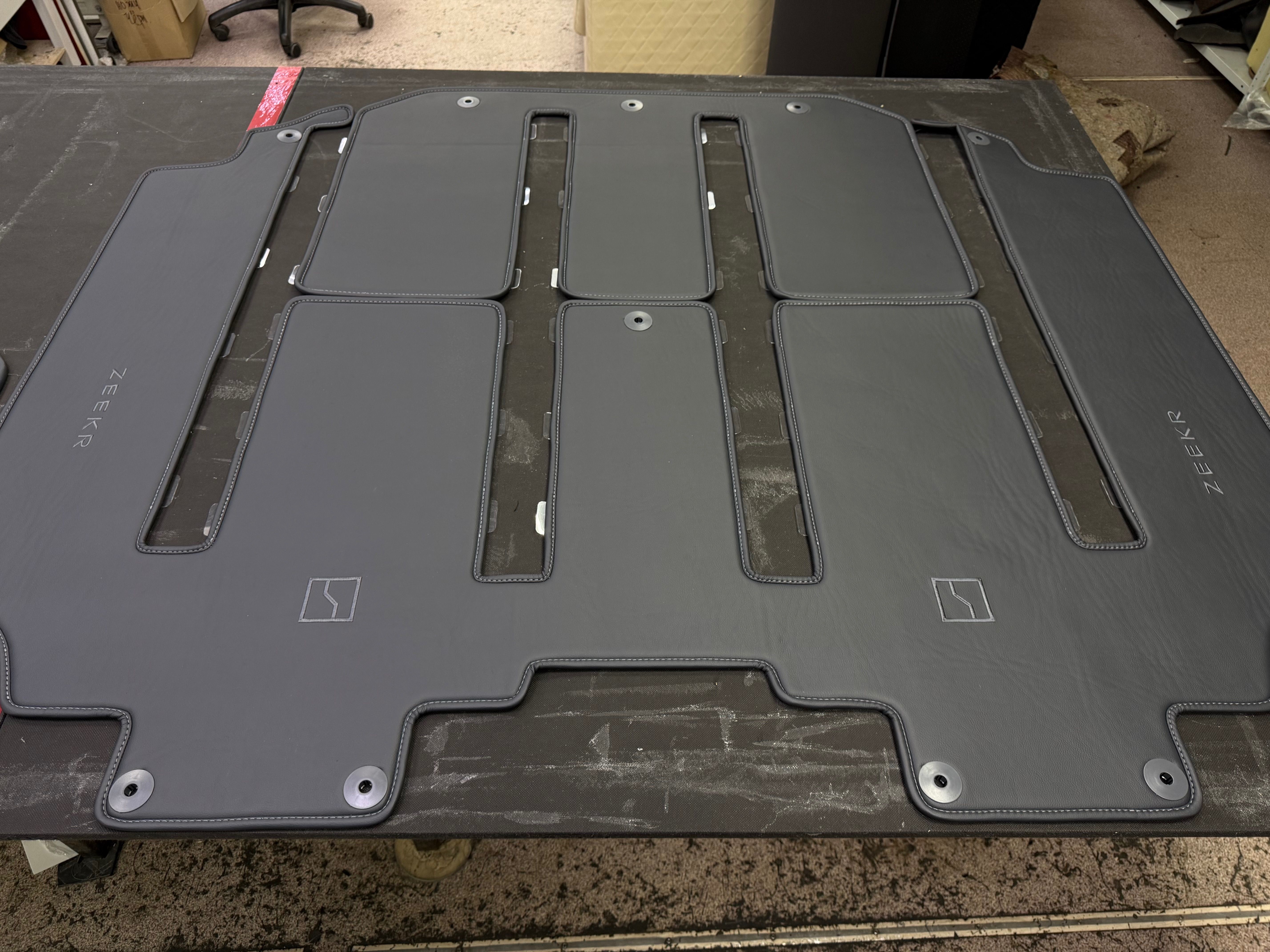 Zeekr 9X ковры 2