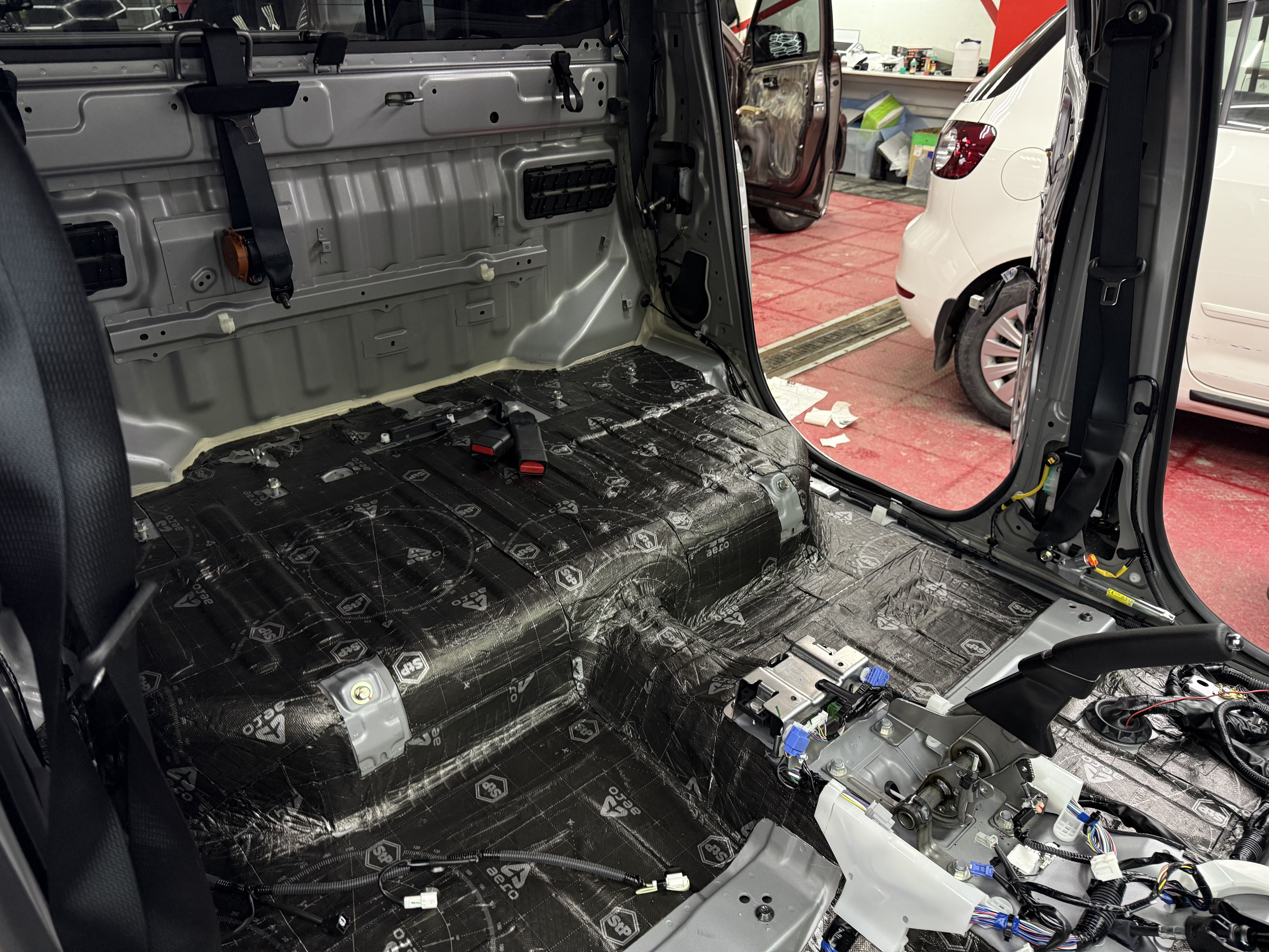 Шумоизоляция Mitsubishi L200 7