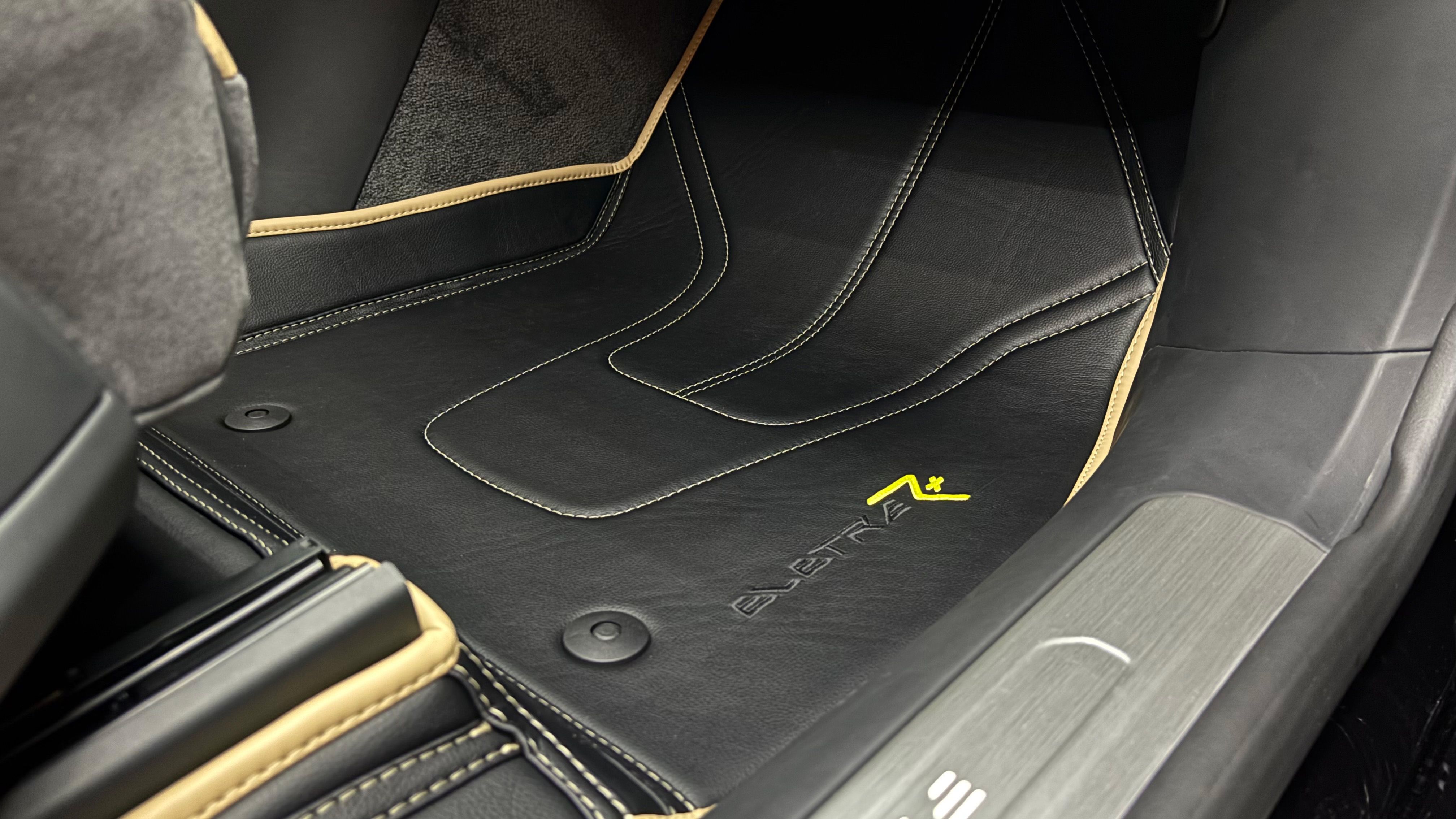 Lotus Eletre R ковры 4