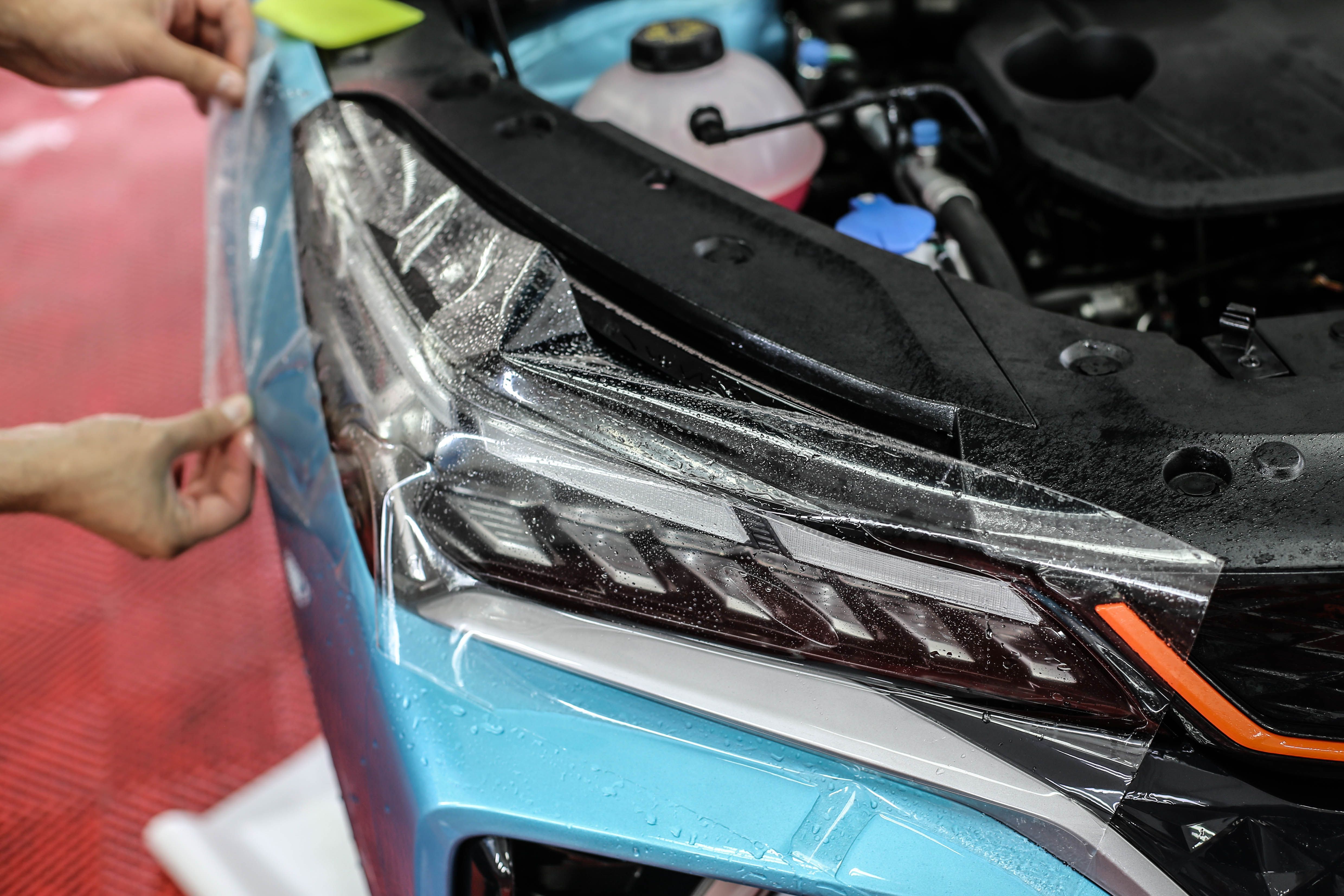 Монтаж PPF на фару — процесс установки