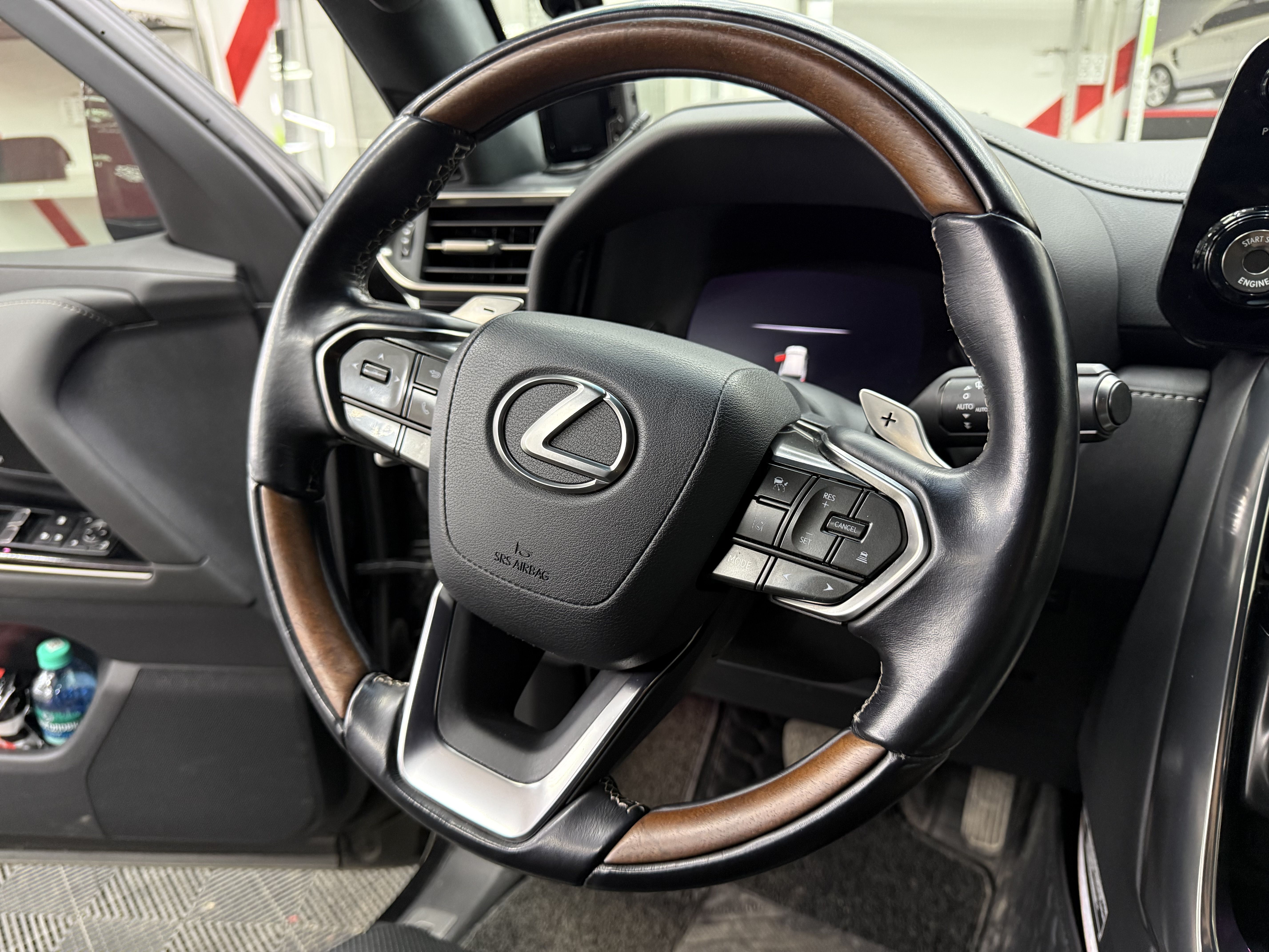 Антихром Lexus LX500 5