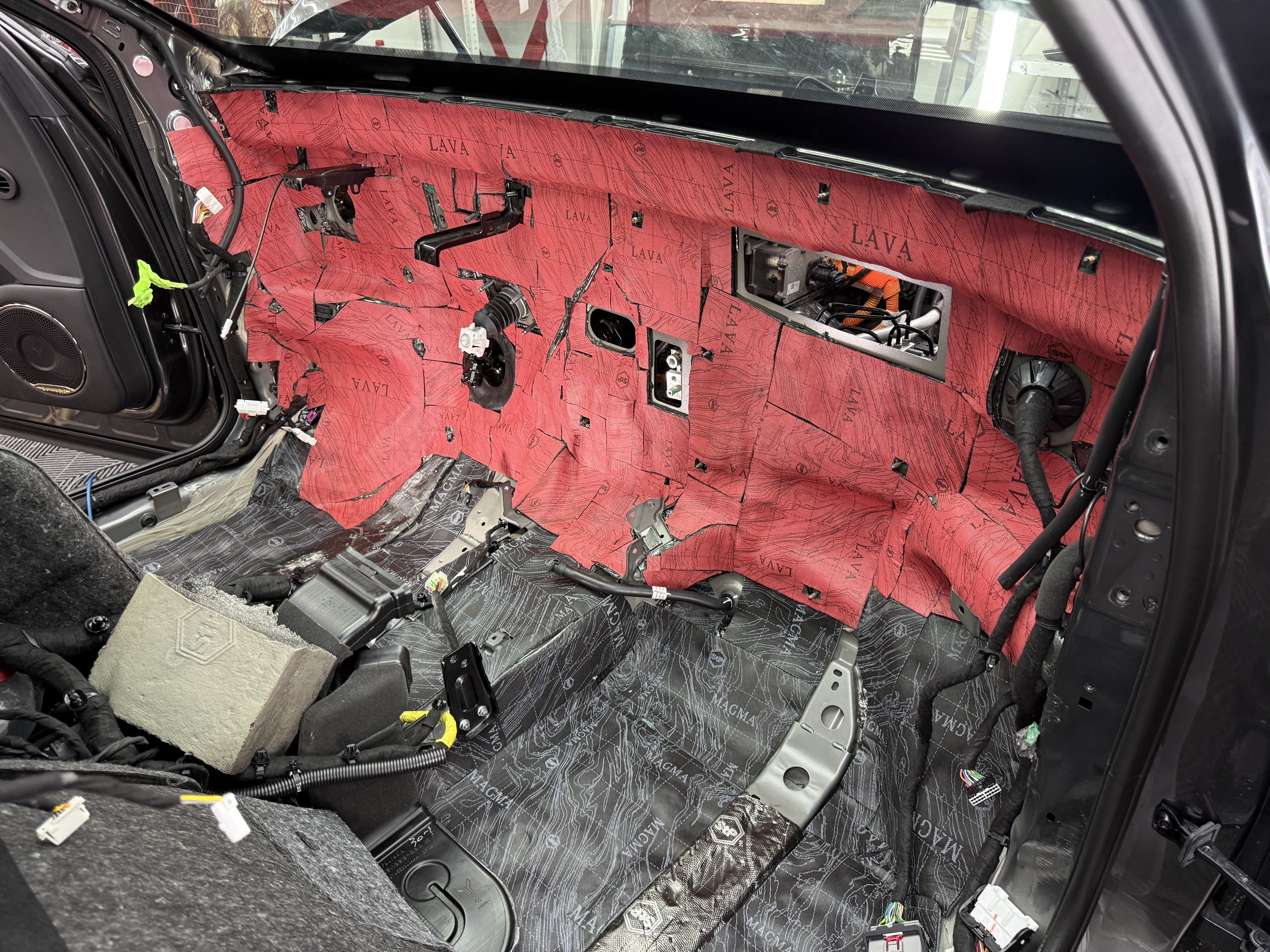 Шумоизоляция Voyah Free 6