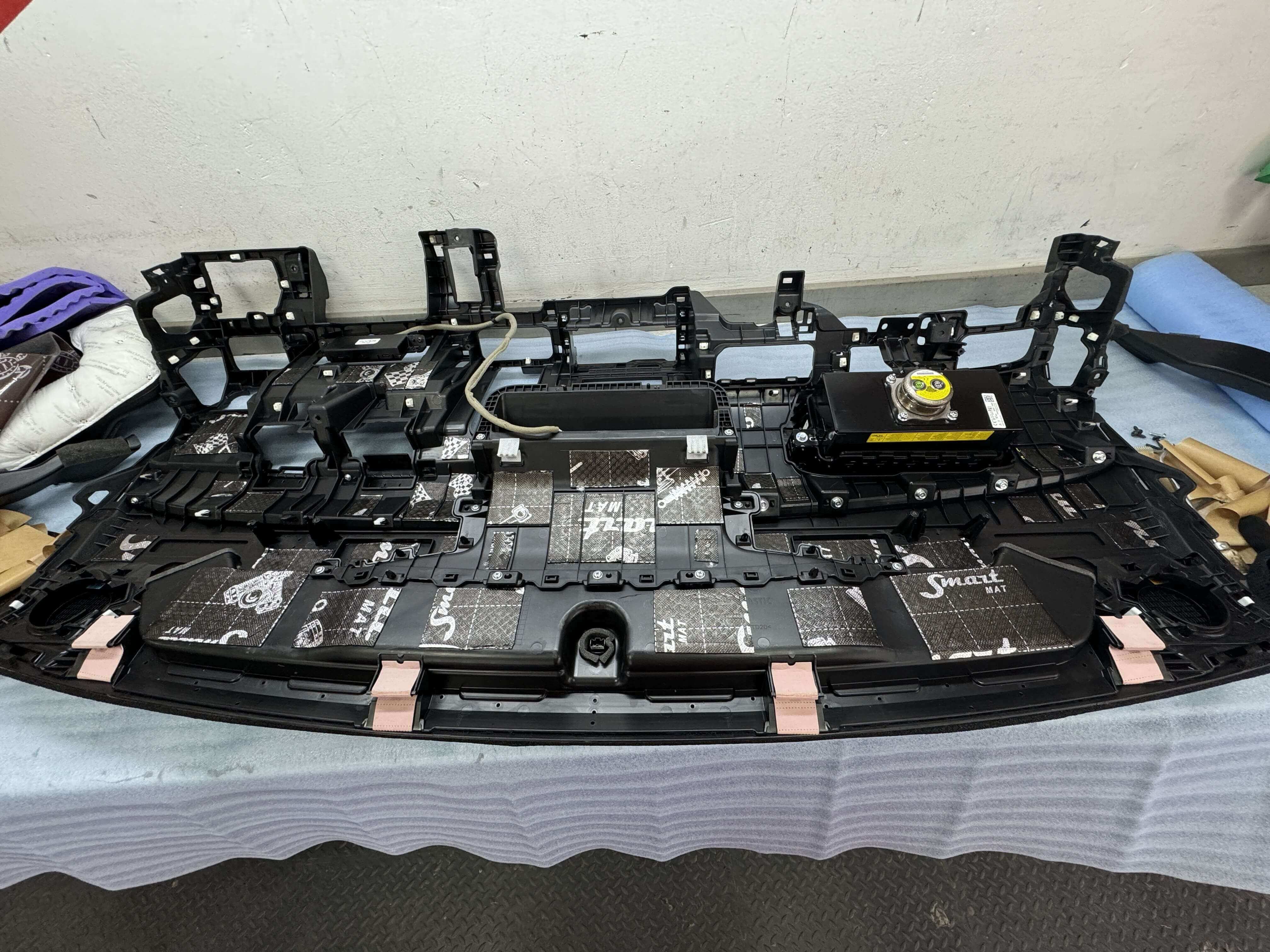 Шумоизоляция Hyundai Staria, фото 4