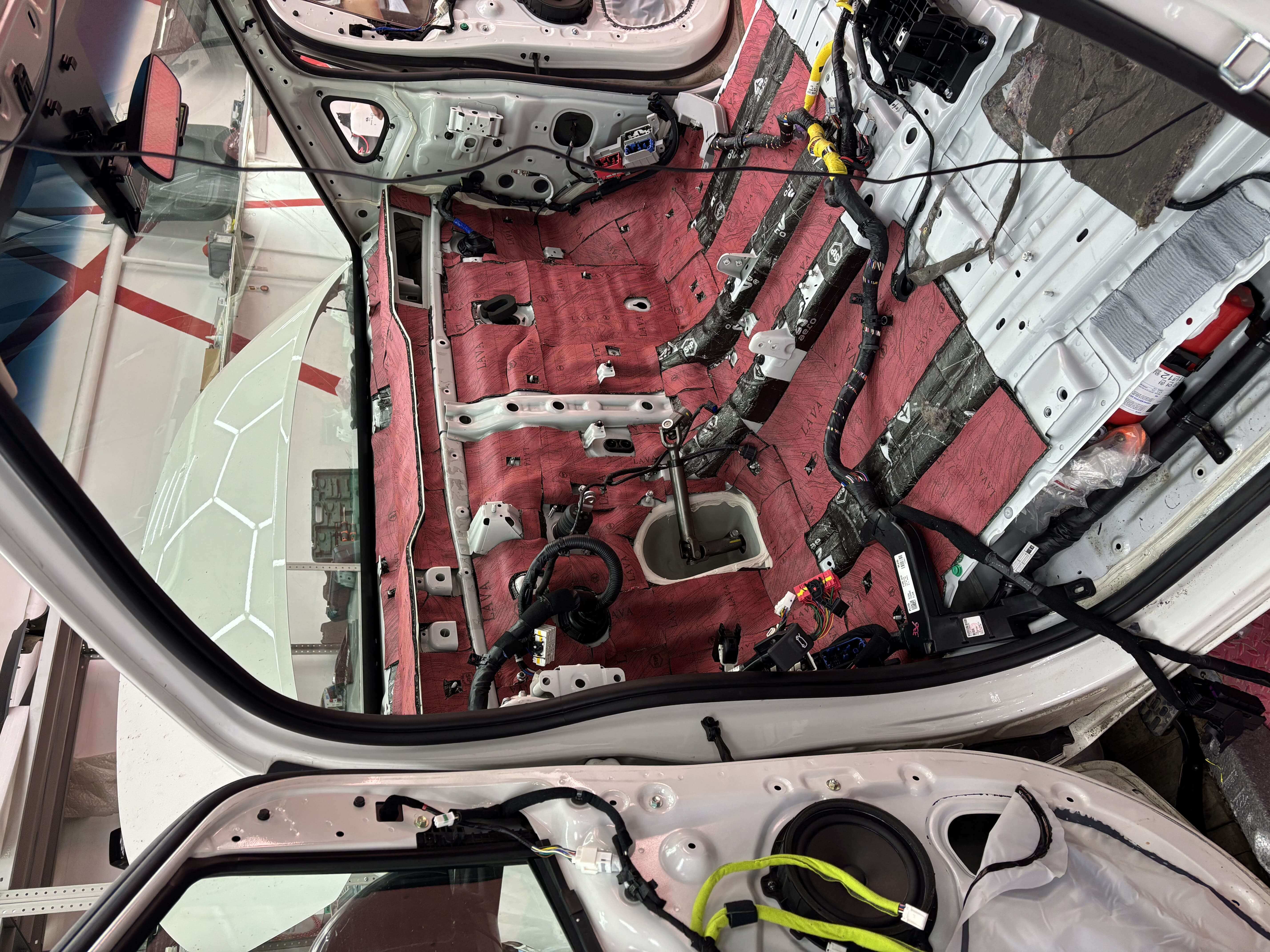 Шумоизоляция Hyundai Staria, фото 8